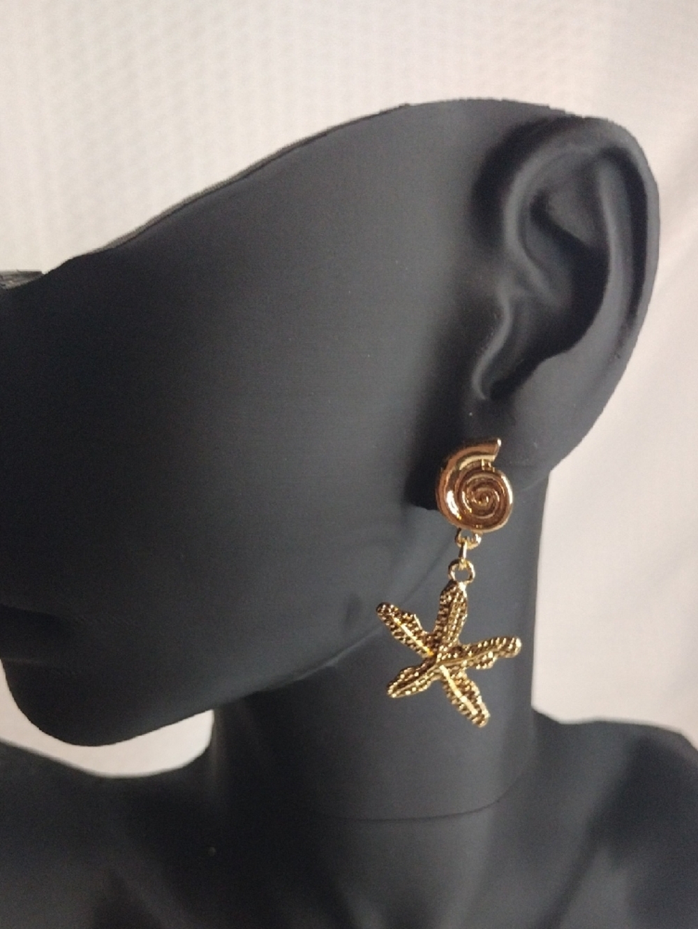 Gold Starfish & Shell Drop Earrings - Women Jewelry - Picture 3 of 5